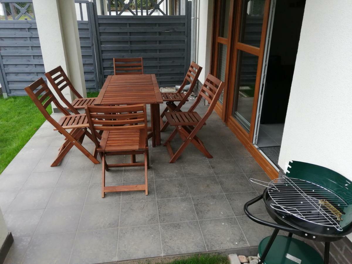 Apartament z ogródkiem Trzęsacz Exterior foto